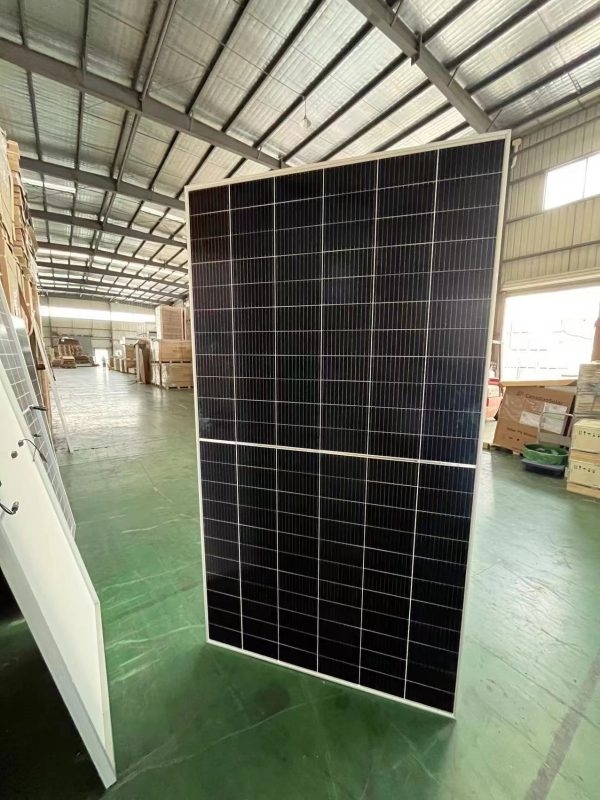 Factory Wholesale Lower Pricing 550w solar panel mono half cell PERC 182mm cells black available 590w 595w 580w